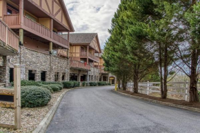 Owl See You 3205 - Close to Dollywood and Overlooking Gatlinburg Golf Course condo Pigeon Forge